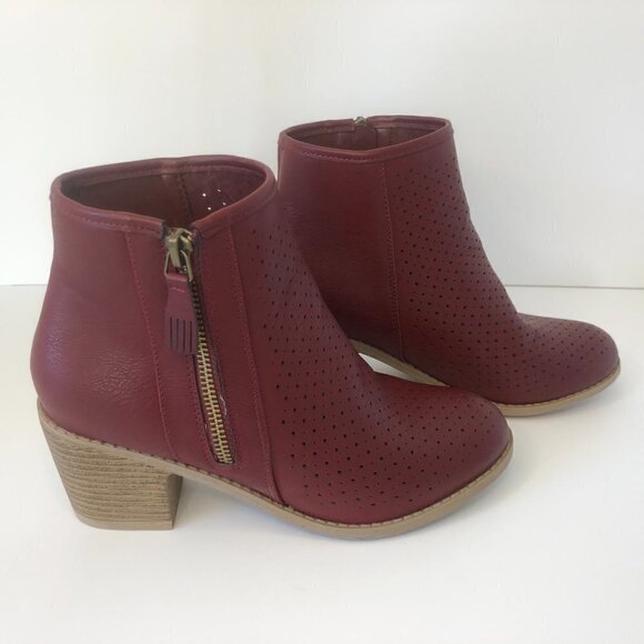 Journee Collection Meleny Ankle Boots Faux Leather Red Bootie Womens Sz 5.5 - Picture 7 of 10